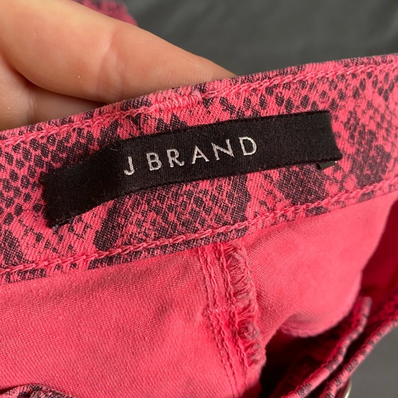 Women’s J Brand Pink Faux Snakeskin Print Skinny Jeans - SIZE 28 - Picture 4 of 5